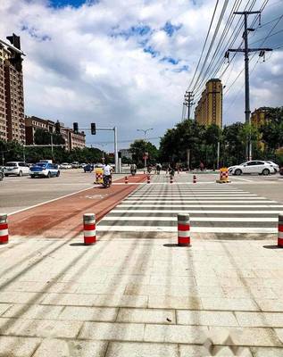 運(yùn)城市區(qū)啟動(dòng)七大路口渠化島建設(shè) 交通安全設(shè)施再升級(jí)