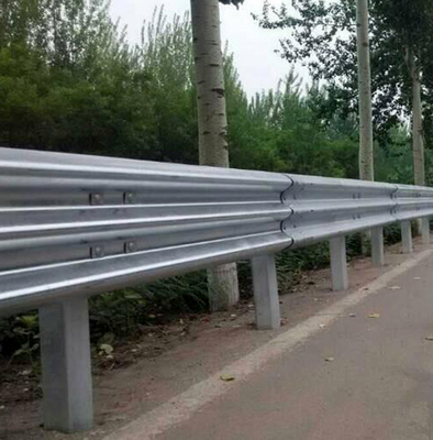 交通安全設(shè)施的守護(hù)者 波形梁護(hù)欄在現(xiàn)代公路工程中的關(guān)鍵作用